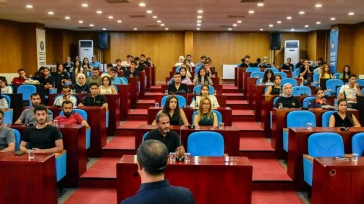 Diyarbakır’da stajyerlere iş sağlığı ve güvenliği eğitimi