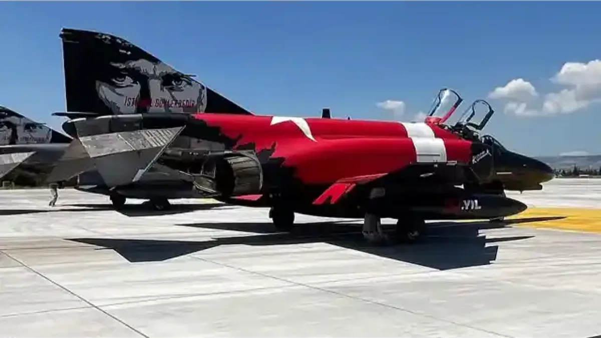 Türk Hava Kuvvetleri’nin efsanevi uçakları Belçika’da sergilendi