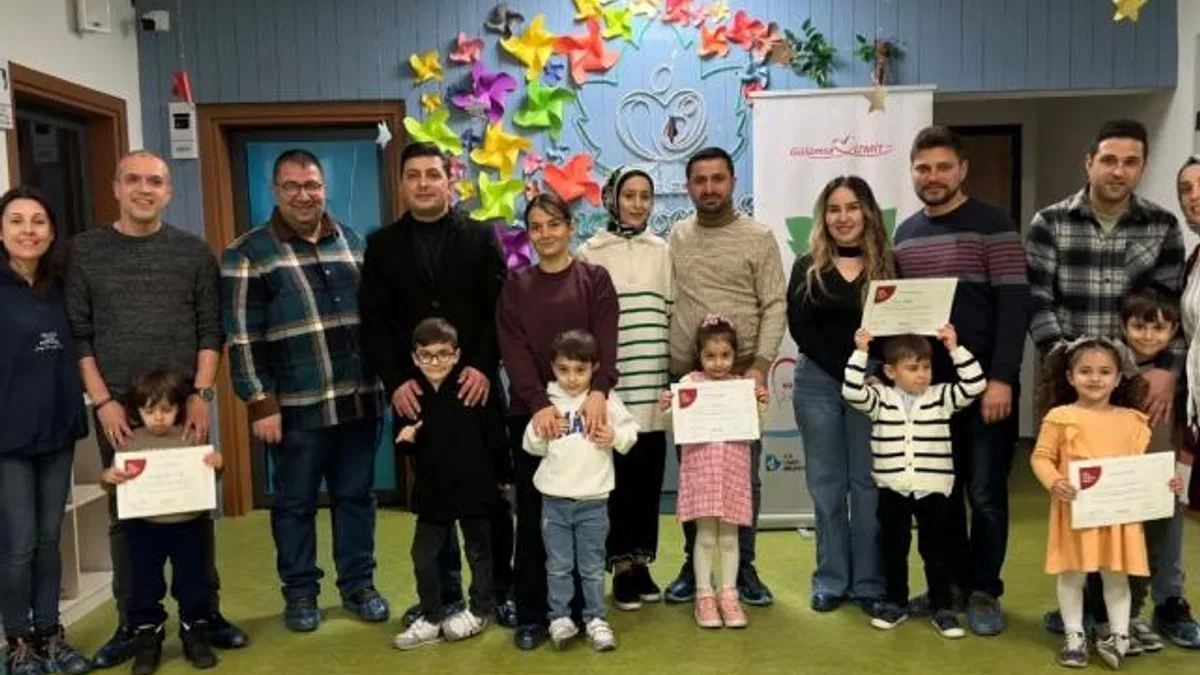 İzmit’te babalara sertifikaları teslim edildi