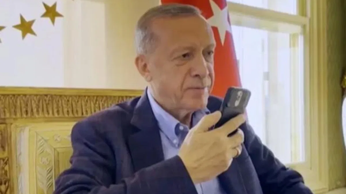 Cumhurbaşkanı Erdoğan, partisinin kampına telefonla bağlandı