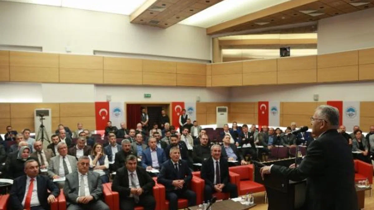 Başkan Büyükkılıç, Yerel Yönetimler Mevzuat Bilgilendirme Eğitimi Programı’na katıldı