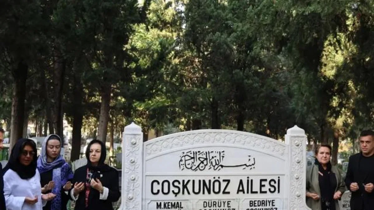 Bursa’nın Kemal Hocası vefatının 24. yılında mezarı başında anıldı