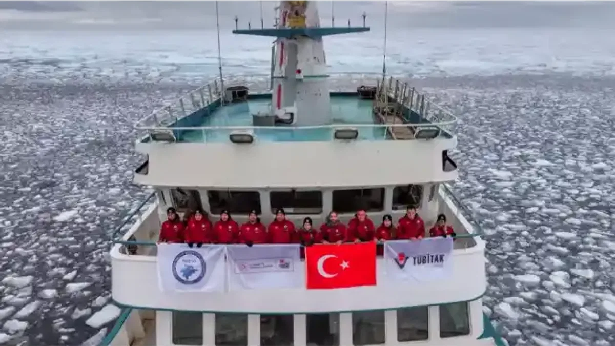 TÜBİTAK’ın 6. Arktik Bilim Seferi sürüyor… Kuzey Kutbu’nda iklim değişikliği araştırılıyor