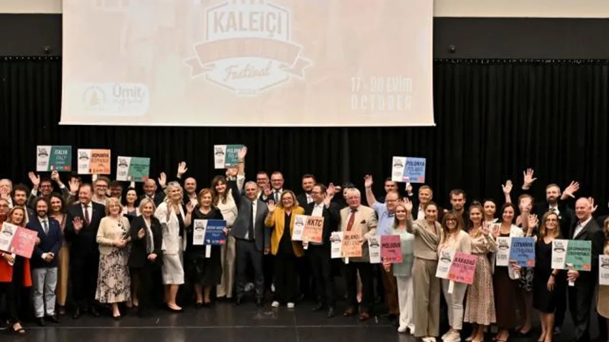 Antalya Muratpaşa yeni yıl heyecanını 21 şehirle paylaştı